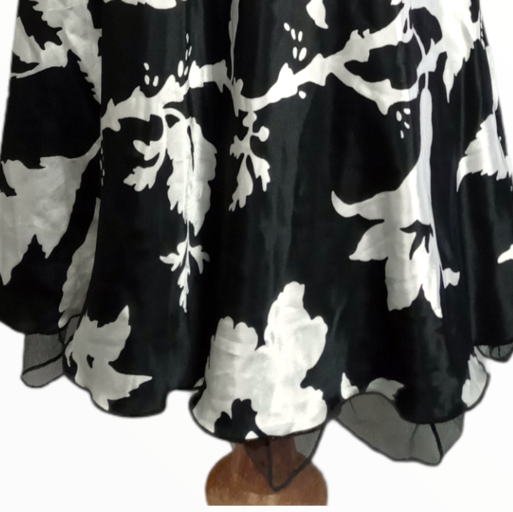 Charlotte Russe Floral Backless dress - Picture 6 of 10